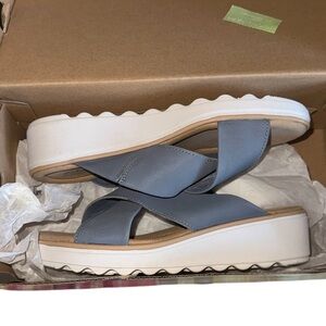 Clark’s Cloud collection Slippers